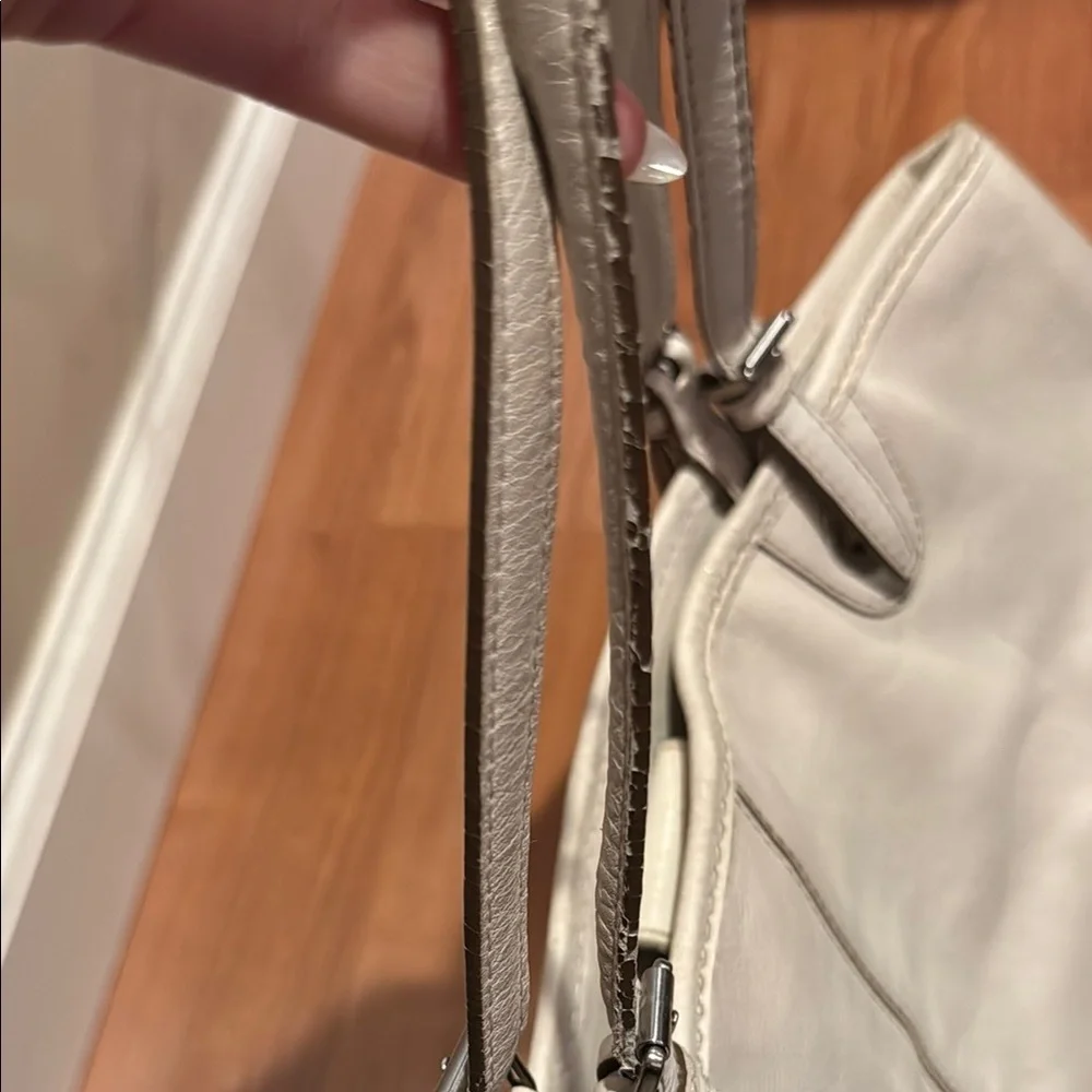 Michael Kors White Shoulder Bag with Textured Leather